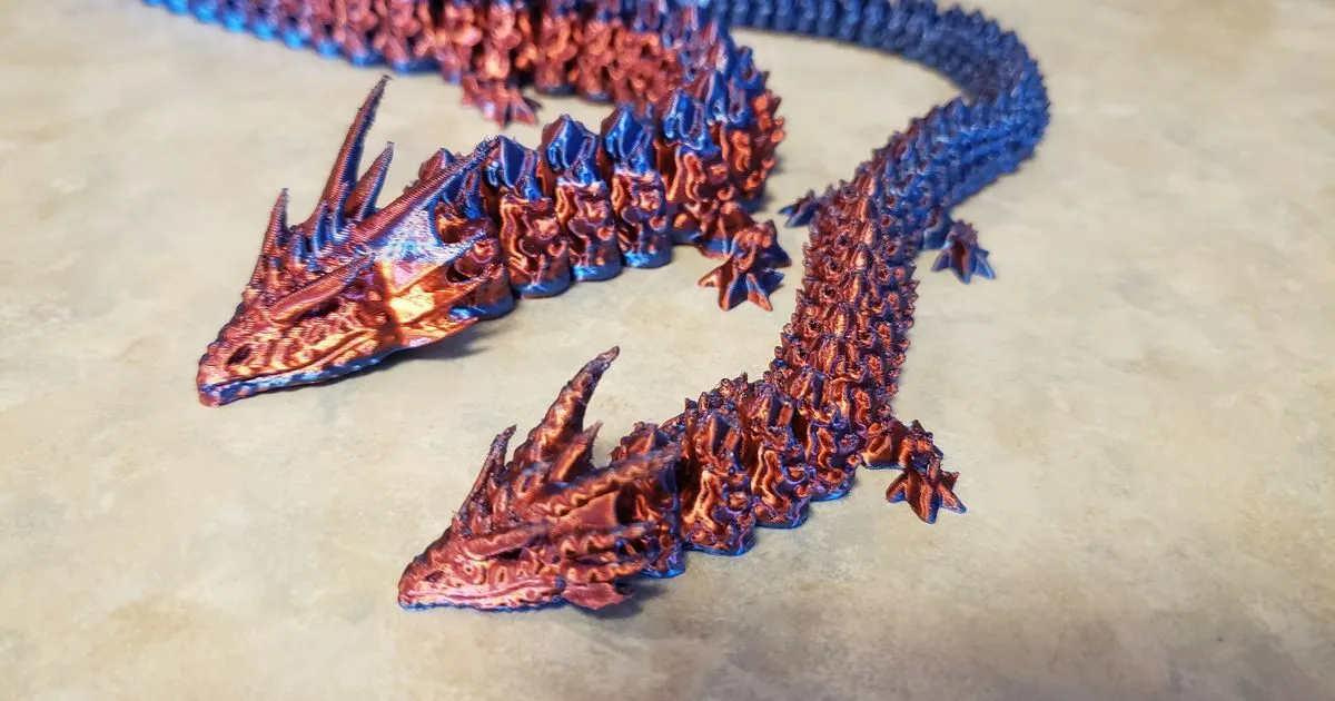 Figurka baby dragon wydrukowana z PLA w Koszalinie — ruchoma w każdym stawie, bez montażu
